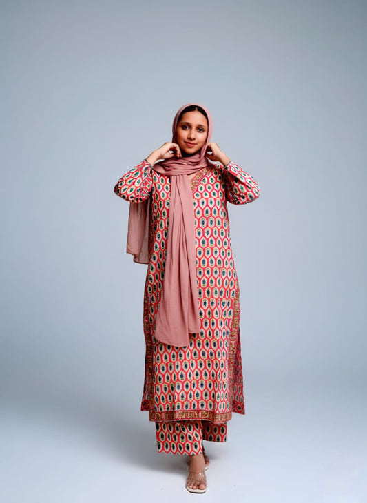 ചന്ദേരി സിൽക്ക് ദുപ്പട്ടയുള്ള ഹാൻഡ്ബ്ലോക്ക് കുർത്തി സെറ്റ്