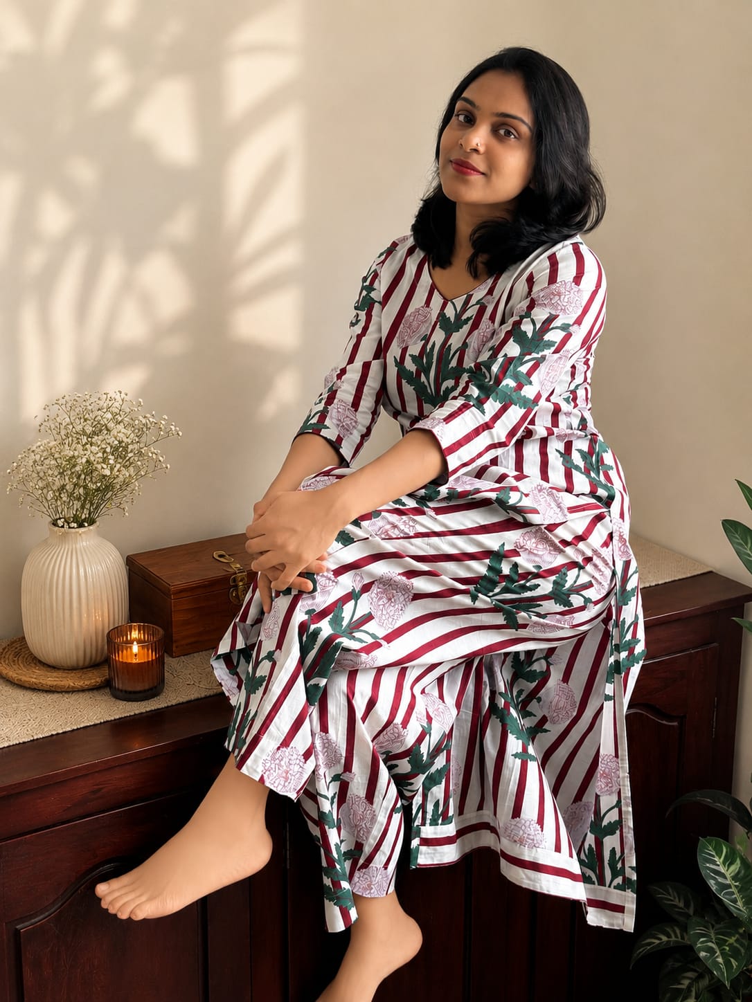 ചന്ദേരി സിൽക്ക് ദുപ്പട്ടയുള്ള ഹാൻഡ്ബ്ലോക്ക് കുർത്തി സെറ്റ്