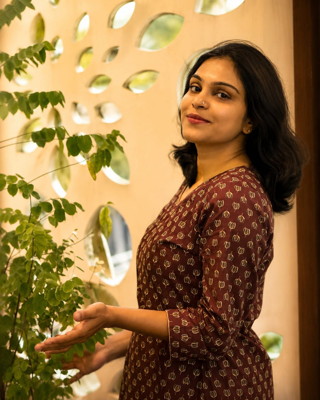 ചന്ദേരി സിൽക്ക് ദുപ്പട്ടയുള്ള ഹാൻഡ്ബ്ലോക്ക് കുർത്തി സെറ്റ്