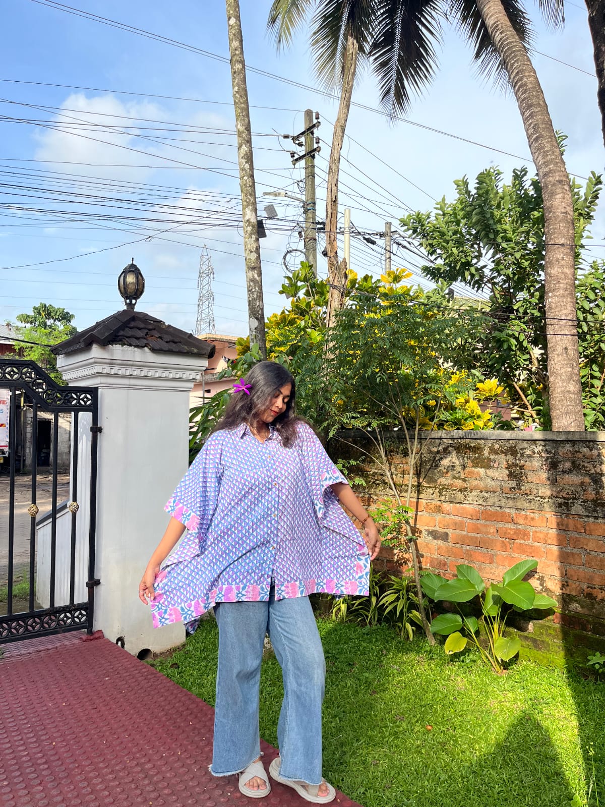 ചന്ദേരി സിൽക്ക് ദുപ്പട്ടയുള്ള ഹാൻഡ്ബ്ലോക്ക് കുർത്തി സെറ്റ്